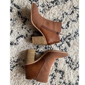 Women’s brown suede/leather booties